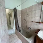 شقة Ampio